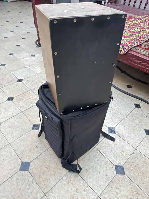 Cajon.