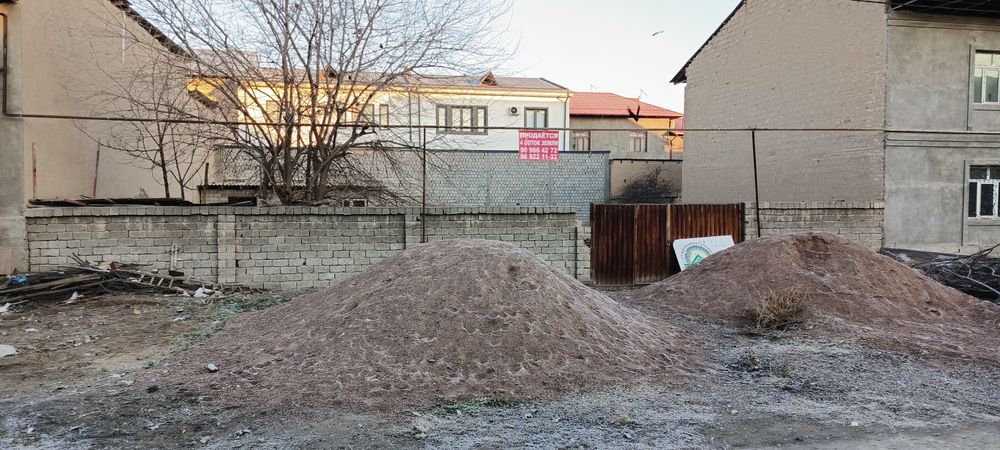 Yer (ер) sotiladi Kadastr (vremyanka) bor, 4 sotix, 20m*20m, gaz,suv,s