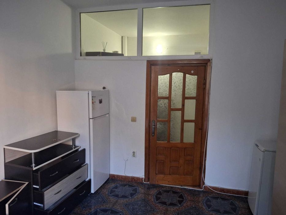 Inchiriez garsoniera