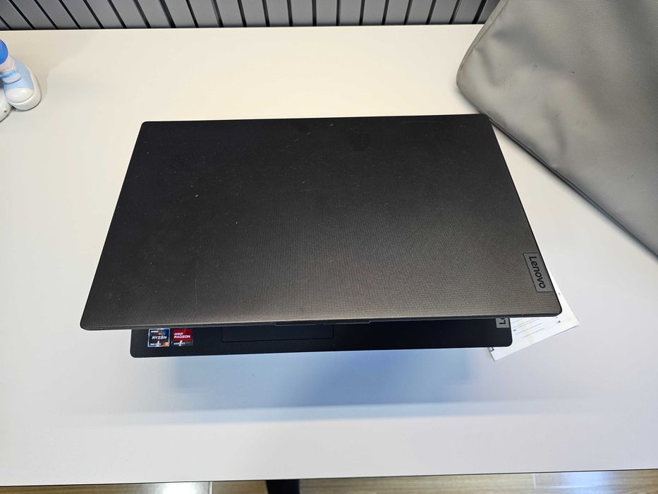 ПРОДАМ Lenovo V15/G4 Ноутбук Ryzen™3-7320U/8GB/256SSD/15.6"FullHD.