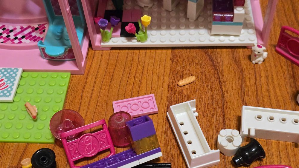 |Casa - Mega Bloks Barbie: Build 'n Style Luxury Mansion