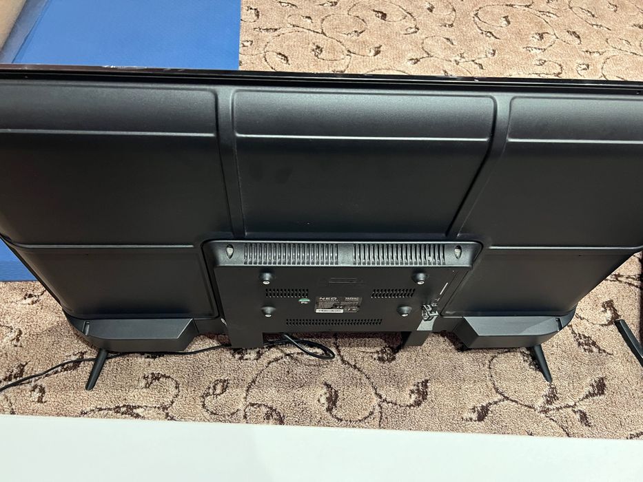 NEO 40 инча за части