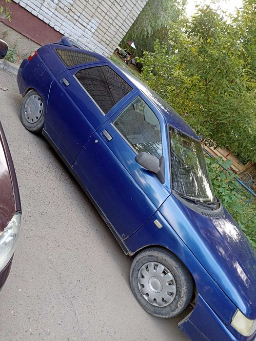 Продается машина Ваз 2112 год выпуска 2000