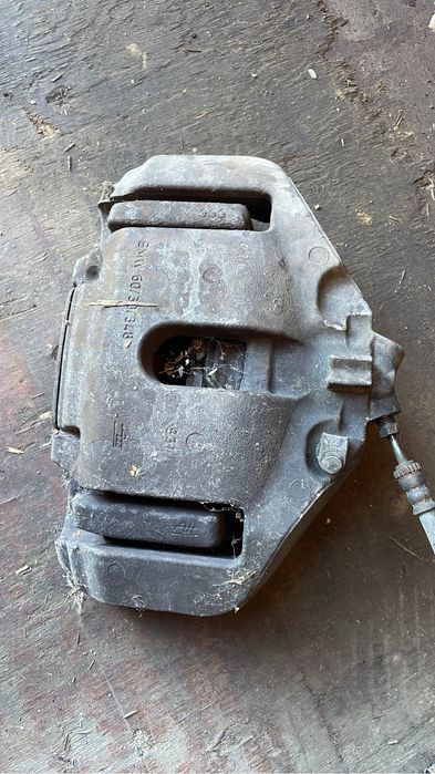 Etrier frana fata BMW f01 f02 f06 f10 f11 stanga / dreapta seria 5 6 7