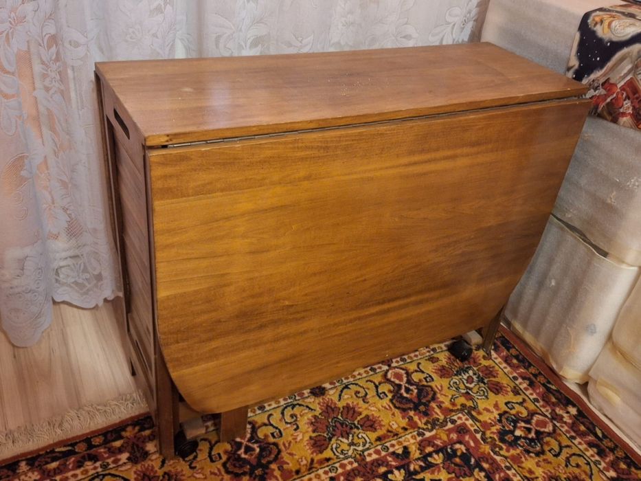 Masa plianta cu role