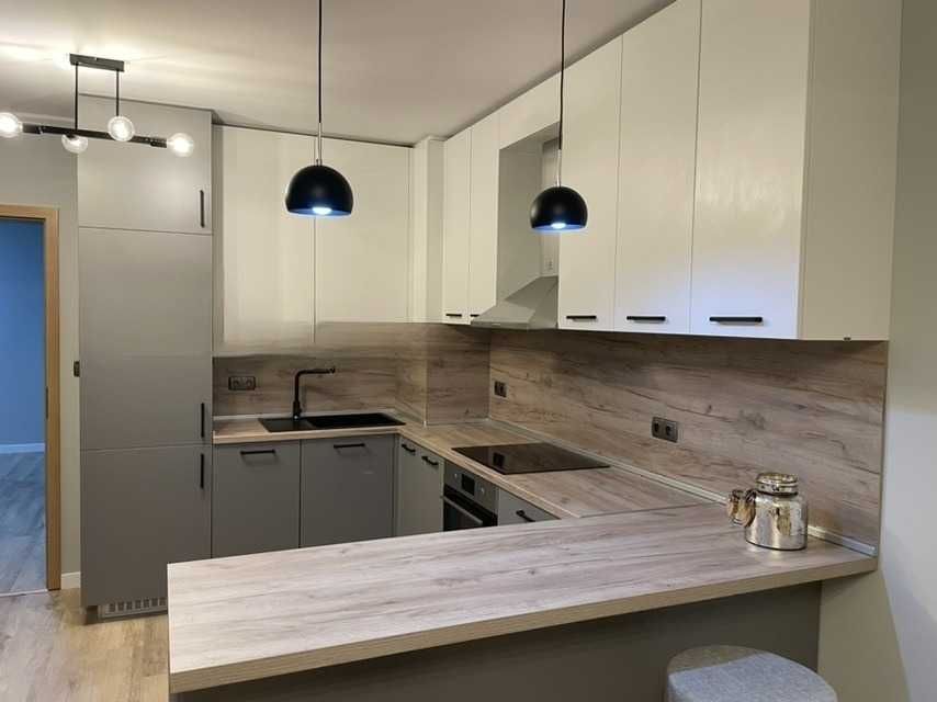 Дава се под наем Тристаен апартамент в София, Витоша - 80 кв.м за 698.19 € - Снимка #1