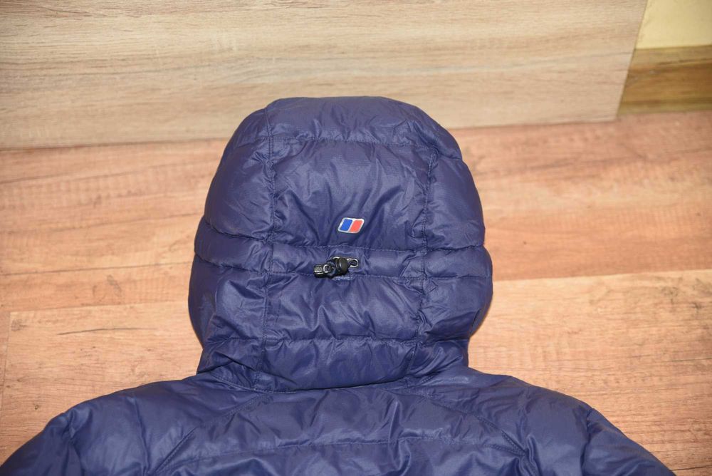 Berghaus оригинална дамска пухенка М размер.
