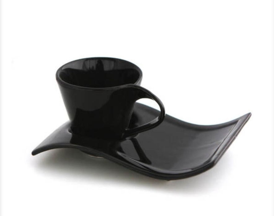 Порцеланов сервиз за чай и кафе.