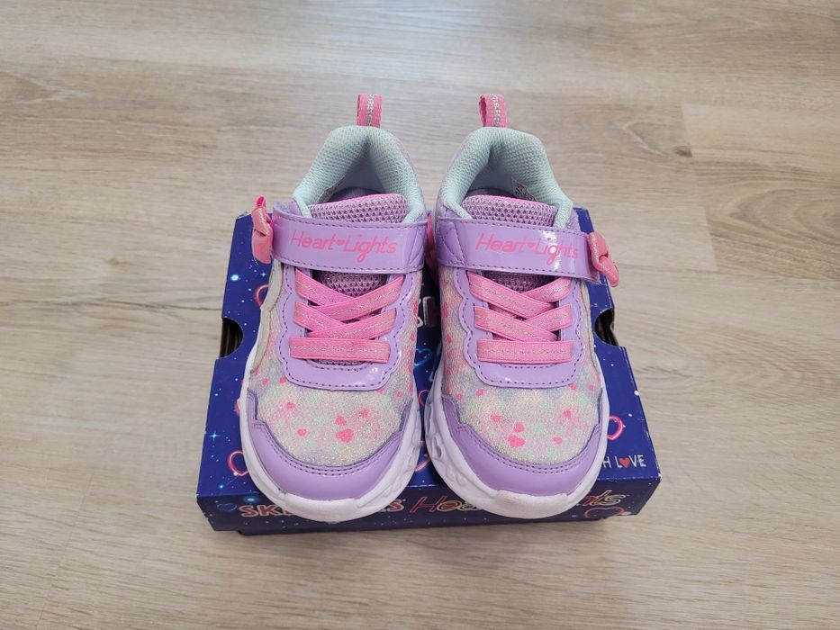 Skechers Heartlights- marimea 24