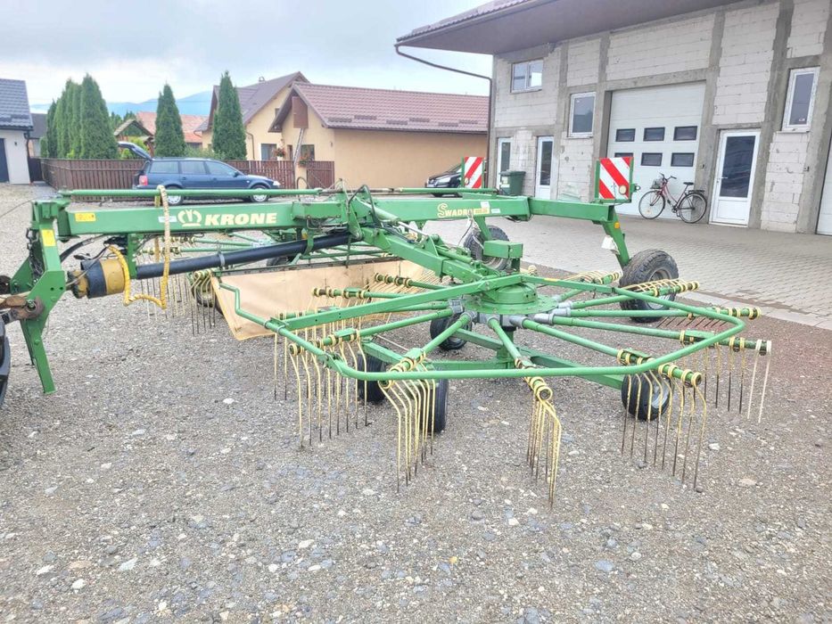 Greblă de adunat fan dublu Krone