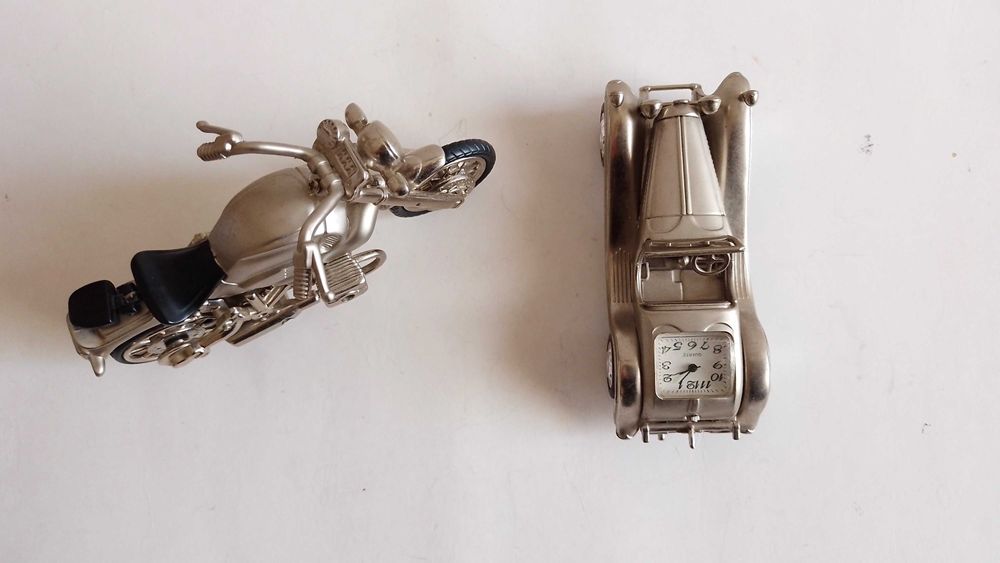 Метални часовници