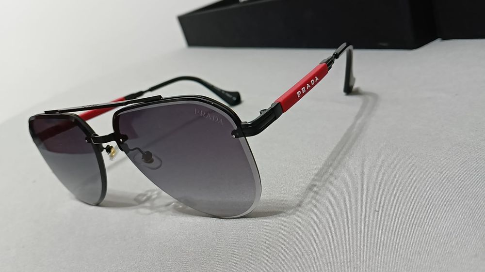 Ochelari de soare noi