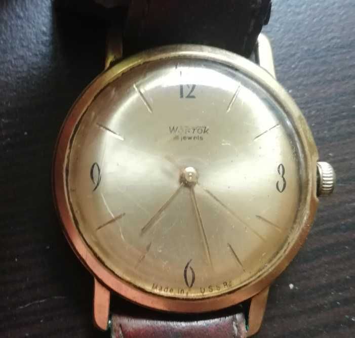 ръчен часовник WOSTOK VOSTOK