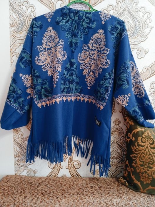 Продам топики , кофточки женские