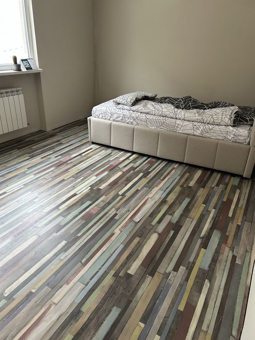 Ламиниран паркет Egger 13кв + 16м первази цветен коктейл 7мм