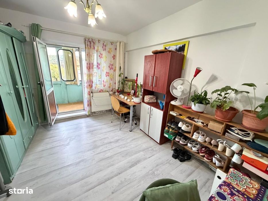 3 camere 2 bai 76mp etaj intermediar bloc pe cadre zona Nicolina