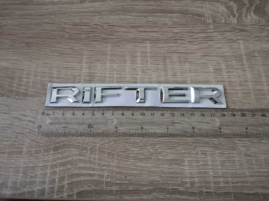 Емблема надпис лого Пежо Peugeot Rifter
