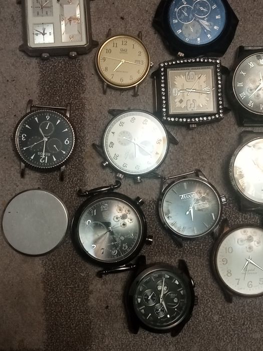 Продаю часы нерабочие на разбор