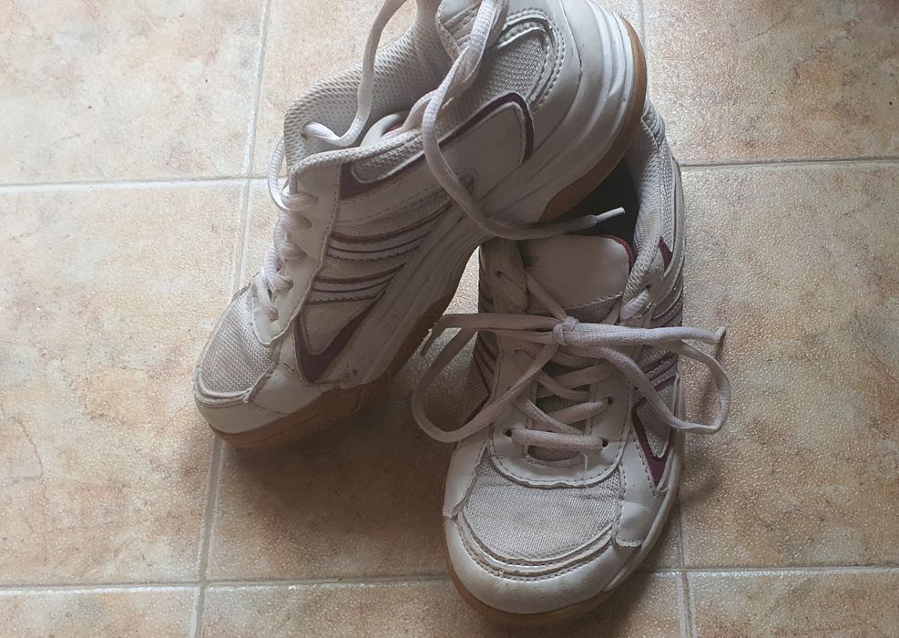 Подарявам маратонки 34 номер