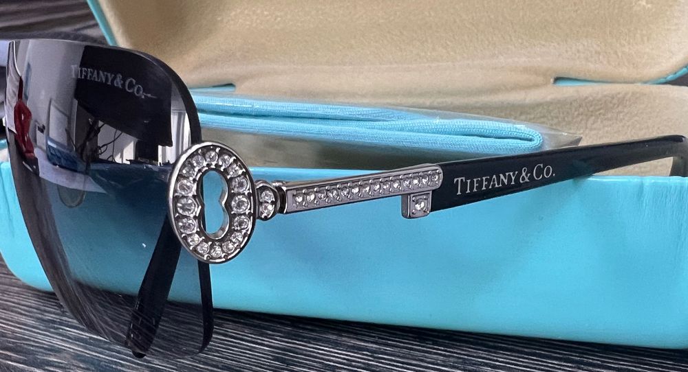 Солнцезащитные очки Tiffany&Co