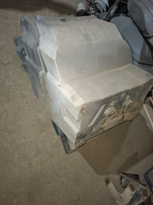 Aparatori noroi fata Mercedes Atego