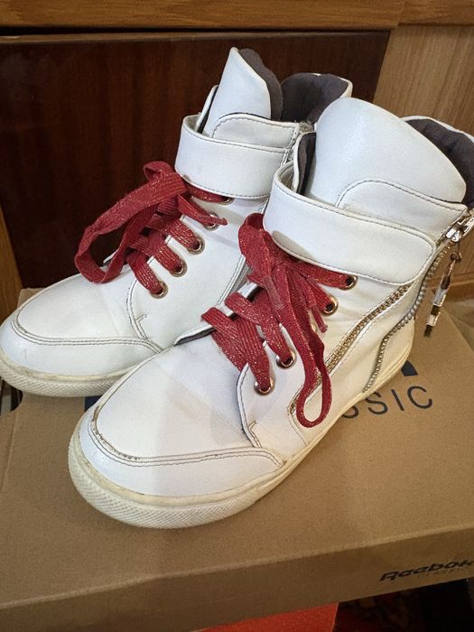 Продам ботинки для девочки