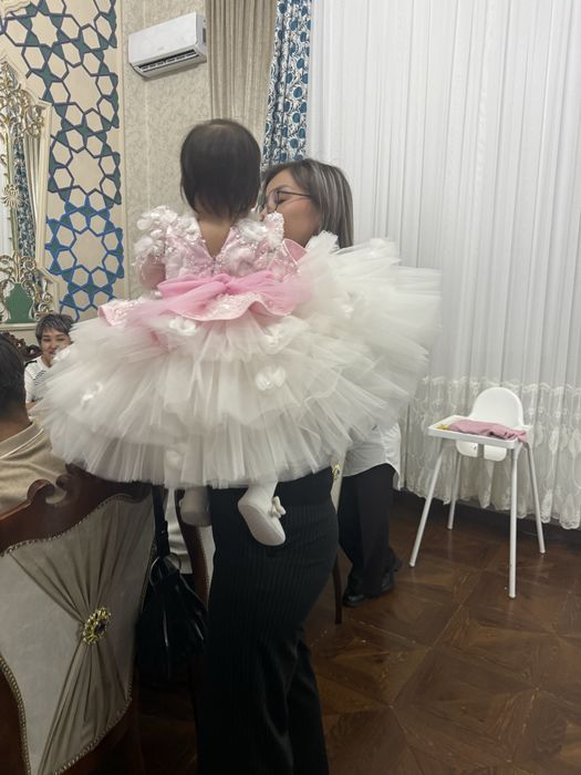 Продаю платье на годик