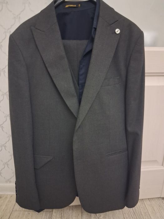 Продам костюм отличном состояние