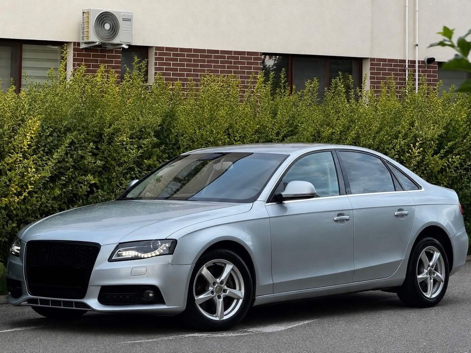 Audi A4 Limousine / S line  / 8 trepte / Led / Navi