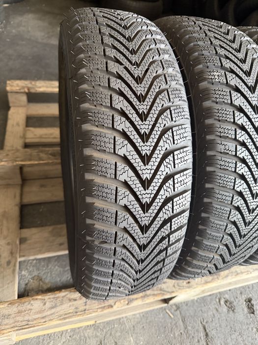 4 anvelope iarna 165/60/15 Vredestein 8 mm!