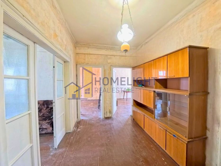 Тристаен апартамент в кв. Център