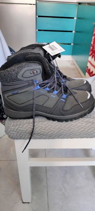 Продам спортивную обувь. Австралия