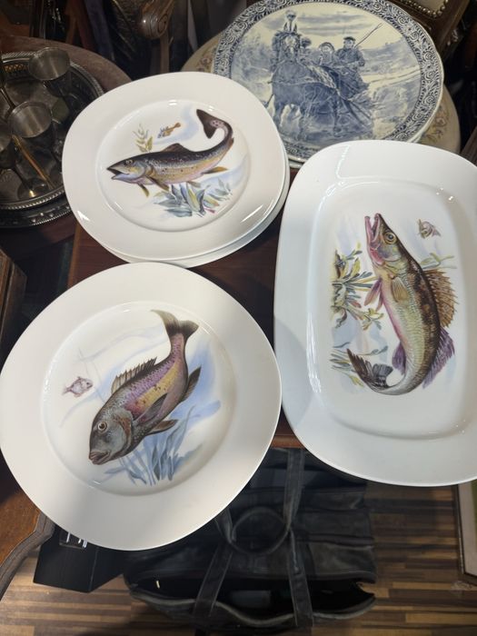 красив немски порцеланов сервиз с рисунки риби
