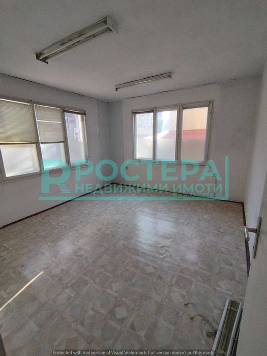 Продава се Тристаен апартамент в Търговище, Център - 80 кв.м за 1116 €/кв.м - Снимка #4