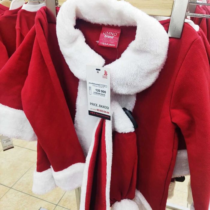 Красный новогодний костюм для девочки 5/6 лет