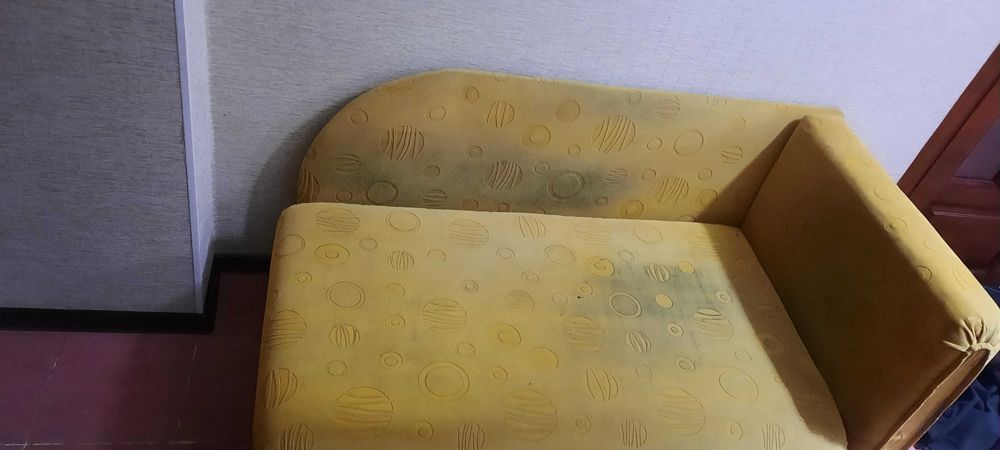 Маленький диванчик для больших собак