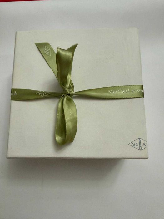 Ceas dama Van Cleef & Arpels aur 18k