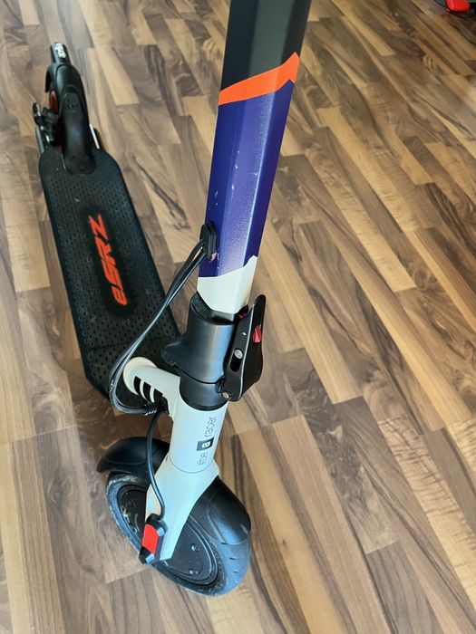 Trotineta Aprilia ESRZ