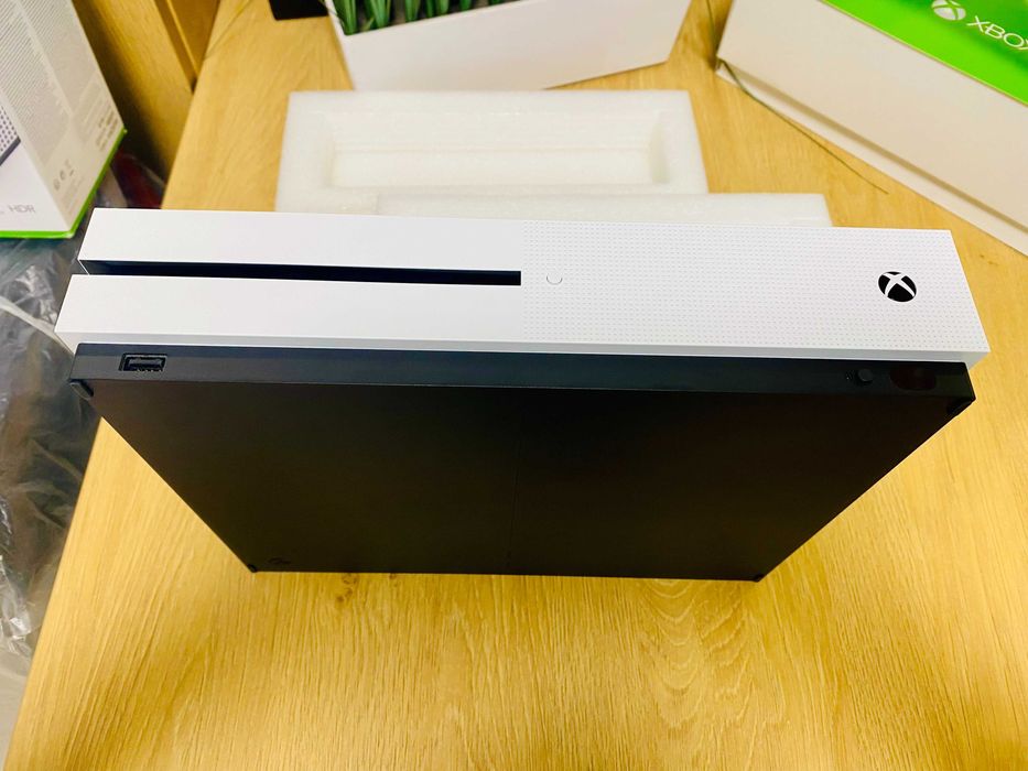 КАТО НОВ !!! Xbox One S 1TB, 4К, White