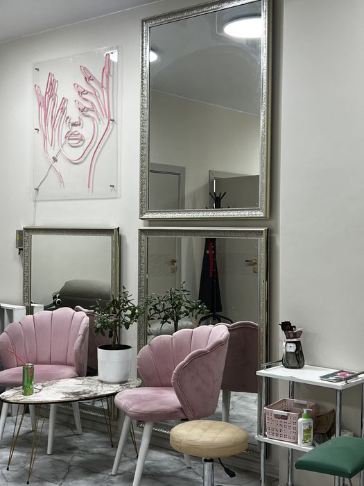 Сдам маникюрный стол