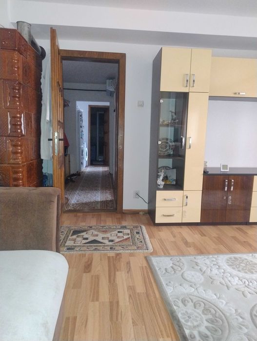 Vând sau schimb apartament cu casa