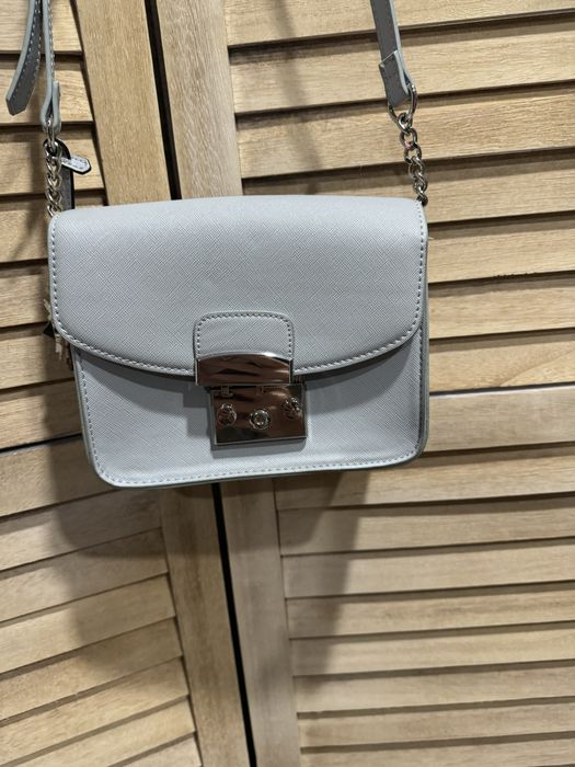 Дамска чанта през рамо