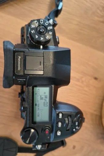 Lumix G9 + battery grip / като нов 4к кадъра