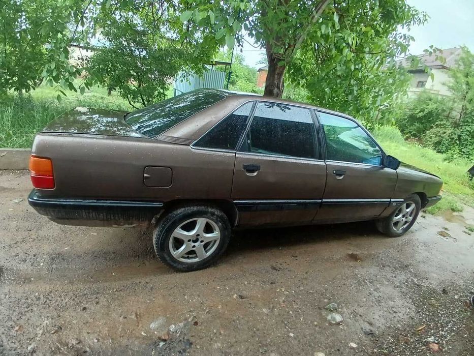 Продам автомобиль Ауди 100