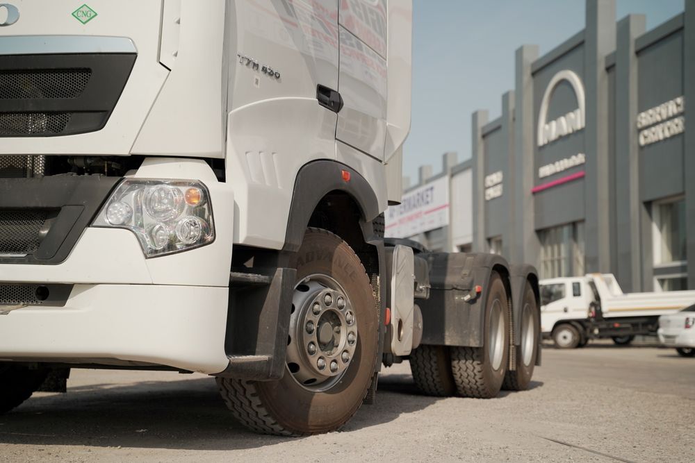 Howo - T7H 6×4 CNG