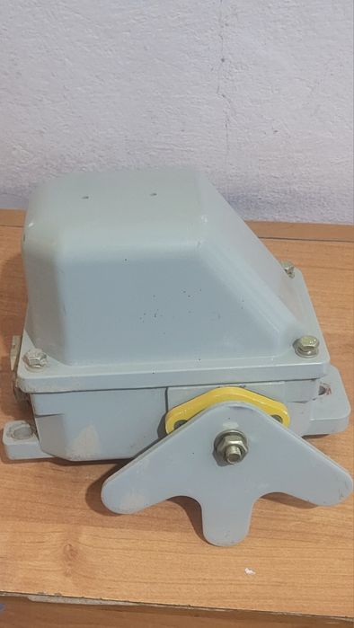 Продам КУ-704 концевик