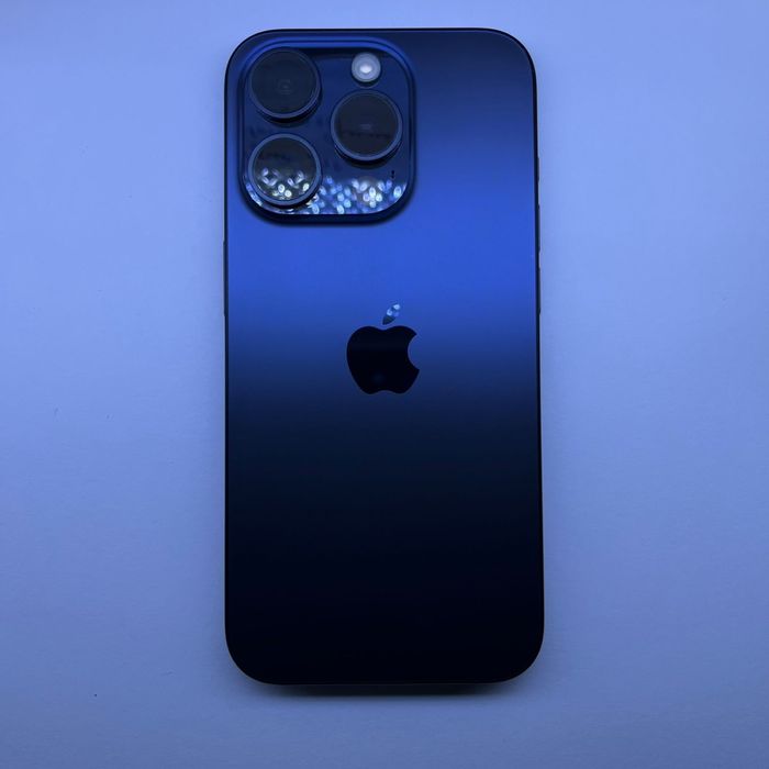 Продам iPhone 15 Pro