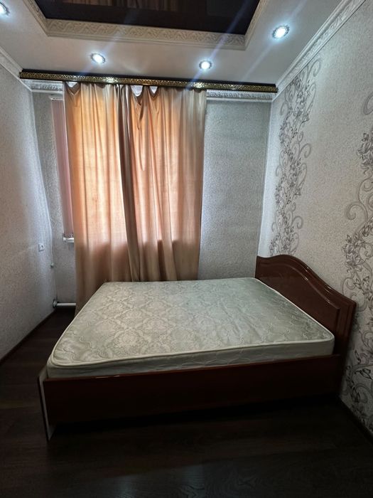 Продам кровать с матрасом