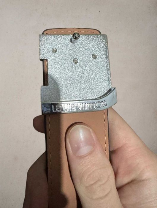 Curea LV Print Negru Catarama Argintie Negociabil