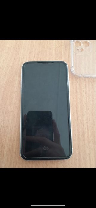 Продам айфон 11